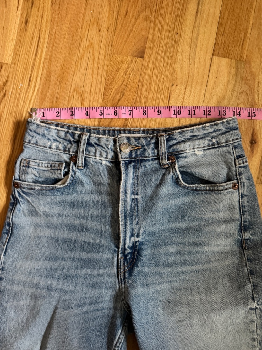 Zara Light Wash High-Rise Straight Leg Mom Jeans - Size 6 - Picture 3 of 7